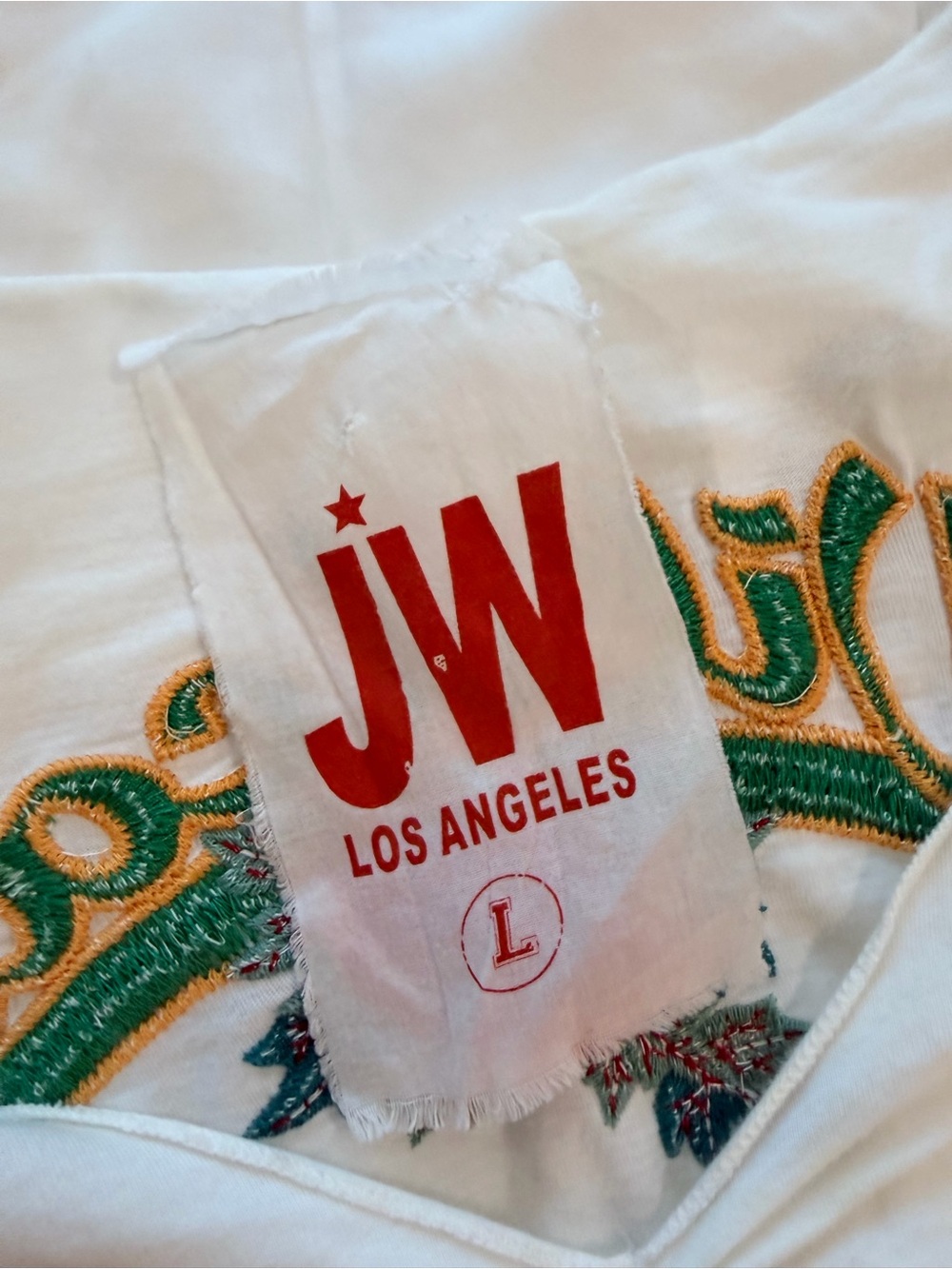 JW Los Angeles Johnny Was Wildcats 05 Floral Embroidered V-Neck Tee - Picture 5 of 6